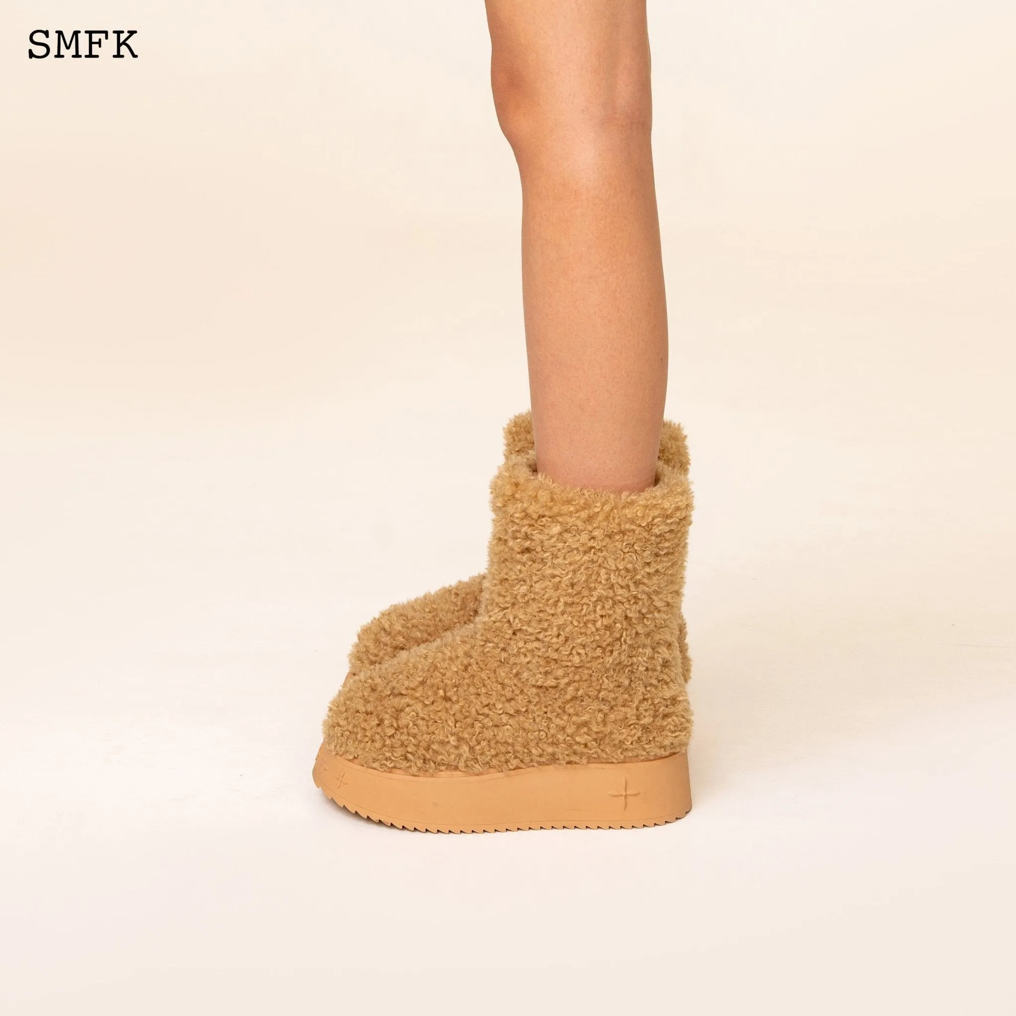 Compass Woolly Wheat Fluffy Boots